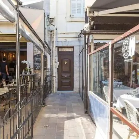 Authentique Au Centre D'antibes * אנטיב